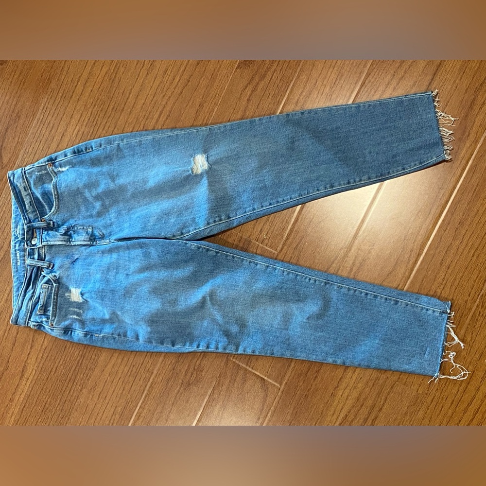 Size 4 Old Navy Straight Jeans